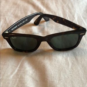 RayBan Wayfarers like new!